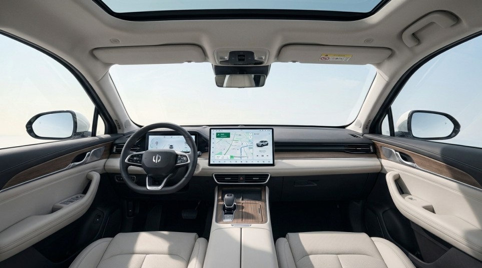 2026 Leapmotor C10 Canada premium interior and cabin space