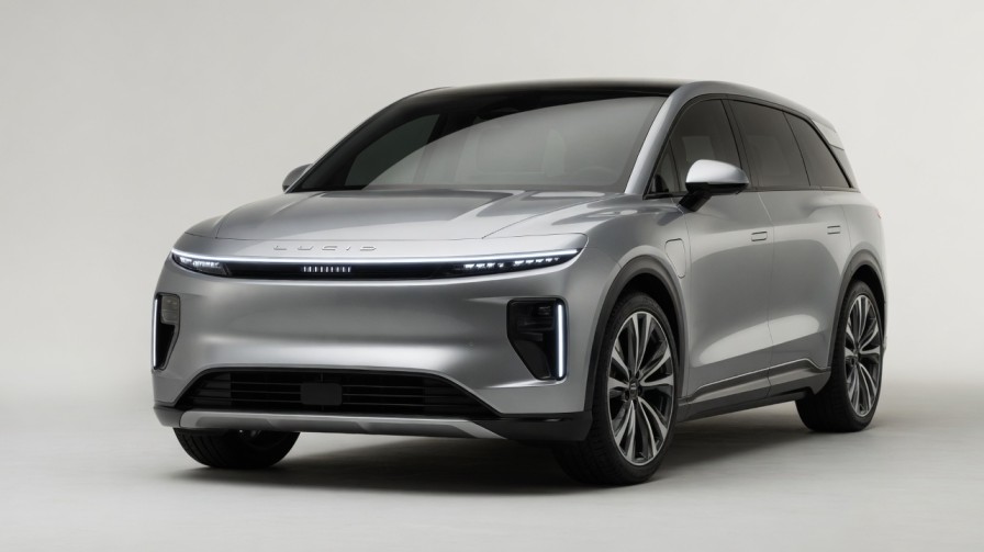 Lucid Gravity luxury electric SUV front view