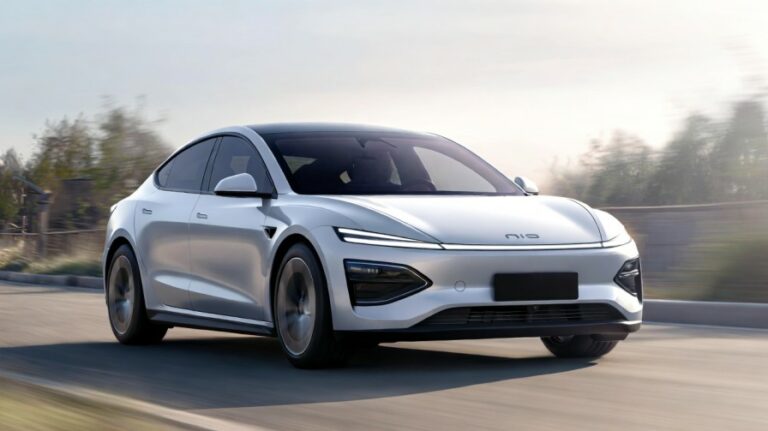 Nio ET5 front design electric sedan Canada 2026