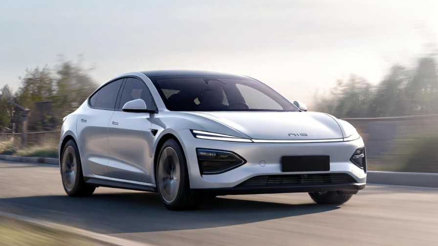 Nio ET5 front design electric sedan Canada 2026
